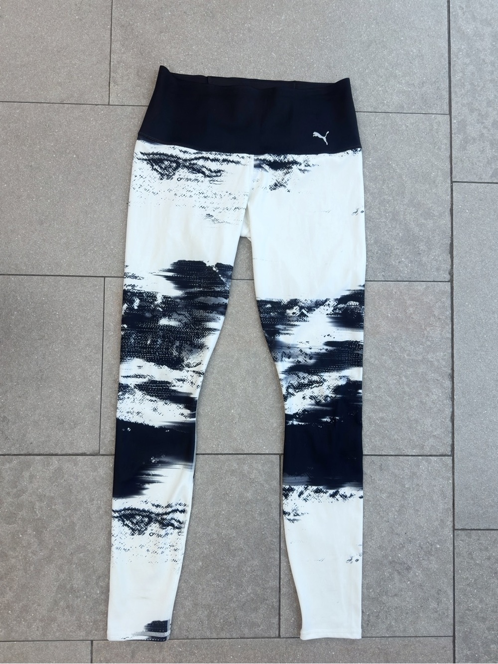 Puma gym leggings, size M